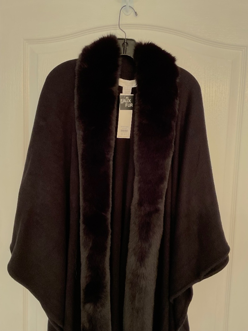 Adrienne Vittadini Black Faux Fur Wrap Size OS *NWT*